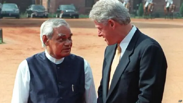 बिल क्लिंटन और अटल बिहारी बाजपेयी