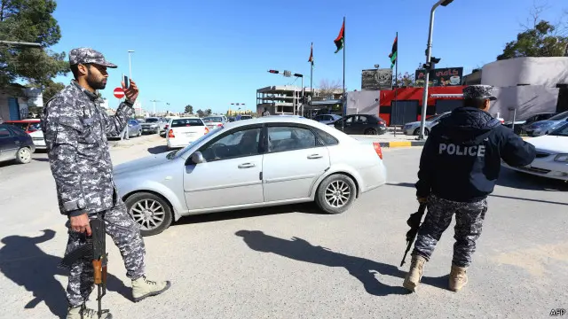 الخلافات السياسية تطورت إلى نزاع مسلح في ليبيا