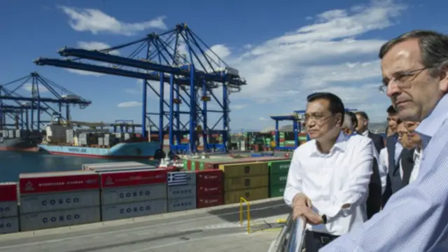 2014年6月中国总理克强总理去比雷埃夫斯港考察。