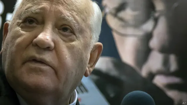 يتهم الكثير من الروس غورباتشوف بالتسبب في انهيار الاتحاد السوفييتي