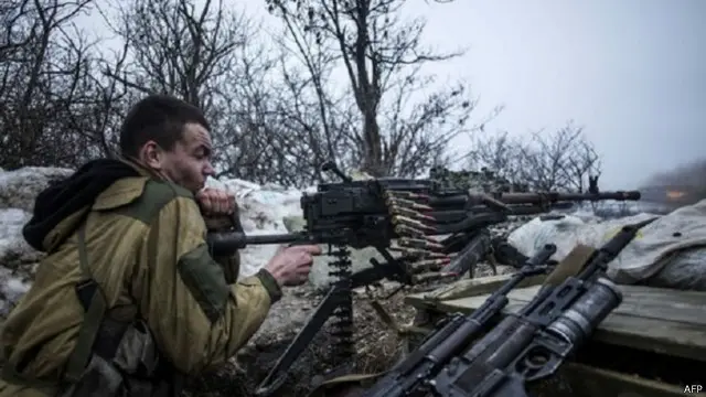 المتمردون يضغطون على القوات الحكومية حول مدينة دبالتسيف التي تضم مركزا رئيسيا للسكك الحديدية