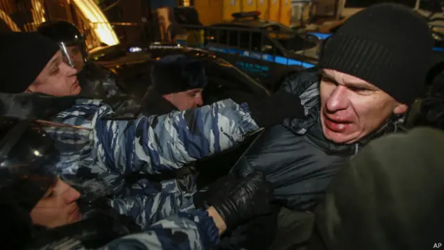 Акция протеста в поддержку братьев Навальных