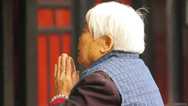 चीन में तेज़ी से बढ़ रही बुजुर्गों की तादाद