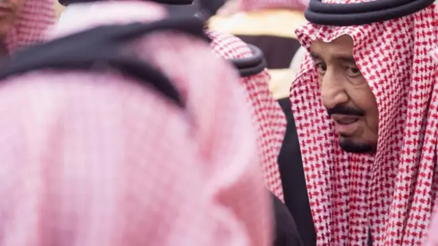 استقبل الملك الجديد للمملكة العربية السعودية، سلمان بن عبد العزيز، كبار الشخصيات في الرياض