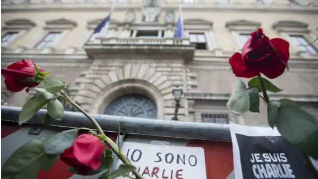 رفض الطفل المشاركة بدقيقة حداد على ضحايا الهجوم 