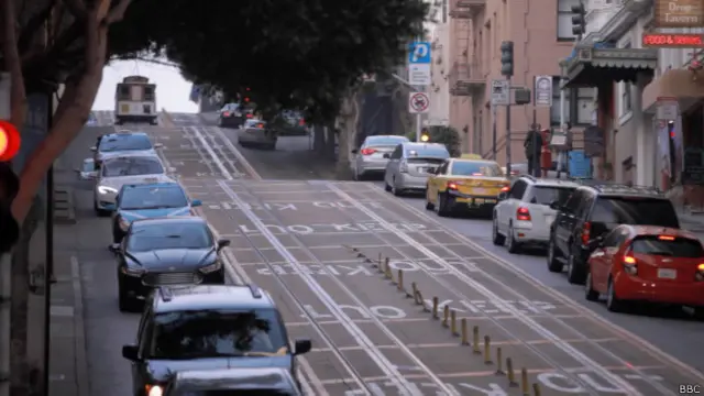 ڈالر کی برسات نے ہر چیز مہنگی کر دی ہے اور سب سے زیادہ مہنگی ہے ایک چھت