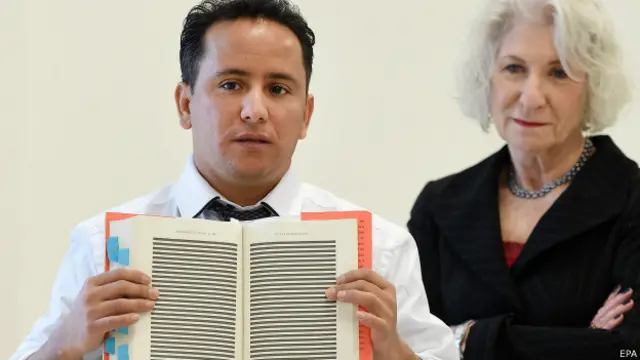 El hermano menor de Mohamed Ould Slahi, Yahdih, y la abogada Nancy Hollander presentaron el libro. 