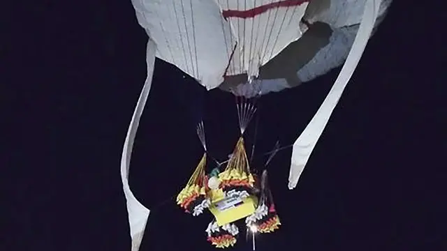 غبارہ اگرچہ خاصا ’ہائی ٹیک‘ تھا لیکن اس کی بلندی کم زیادہ کرنا اور موڑنا خاصا مشکل کام تھا