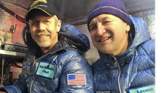 امریکی اور روسی ہوابازوں پر مشتمل یہ ٹیم 137 گھنٹے تک فضا میں رہی