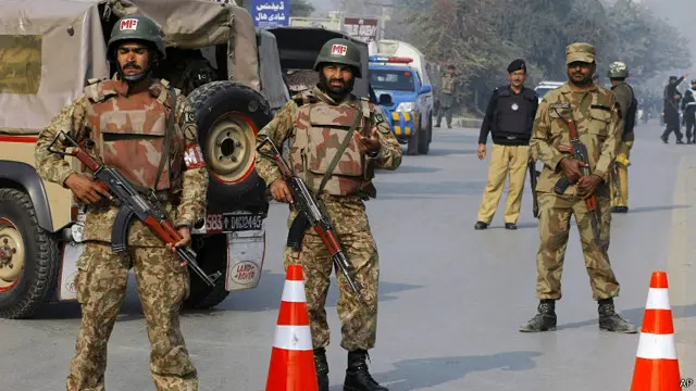 نواز شریف، نخست وزیر دستور انجام تحقیقات درباره این بمبگذاری را داده است