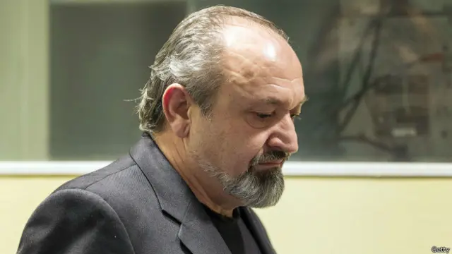 Попович геноцид, инсониятга қарши жиноят, уруш қонунларини бузишда айбдор деб топилган