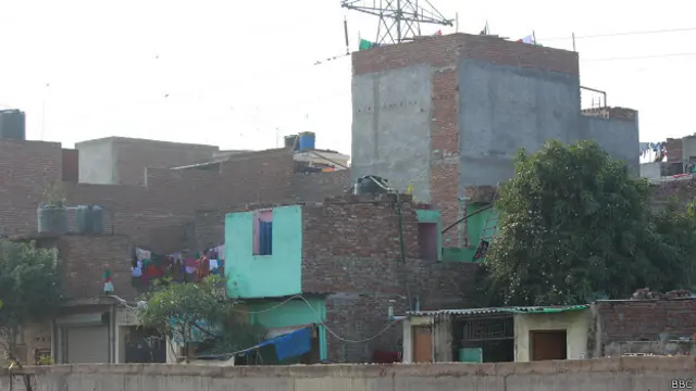 مرکزی کابینہ نے حال ہی میں دہلی کی 2,000 غیر قانونی کالونیوں کو قانونی بنانےکی منظوری دی ہے