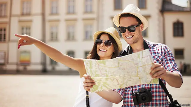 Довольные путешественники