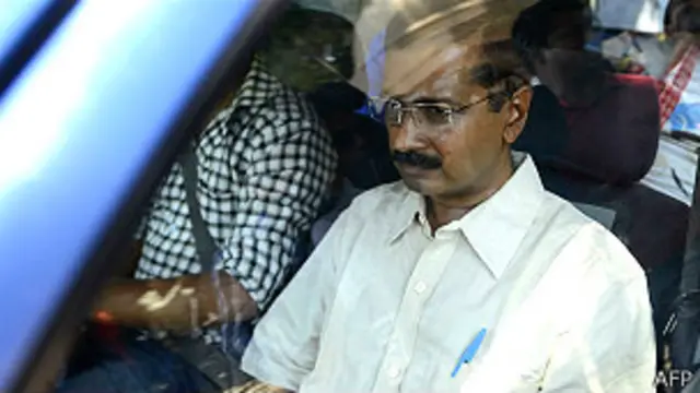 आम आदमी पार्टी के नेता अरविंद केजरीवाल ने मोदी से सवाल किया है.