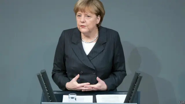 ميركيل تستبعد إلغاء اي ديون على اليونان
