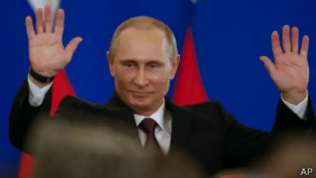 Putin acusa a la OTAN de tener su "legión extranjera" en Ucrania.