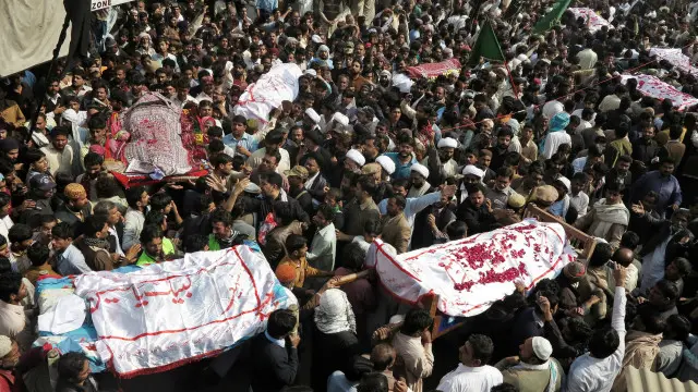 یہ رواں برس شیعہ مسلک کی مساجد کو نمازِ جمعہ کے موقع پر نشانہ بنائے جانے کا دوسرا واقعہ ہے۔