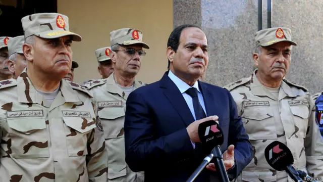 Президент Египта Абдель Сиси в окружении генералов