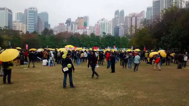 زرد رنگ کی چھتریاں ہانگ کانگ کی جمہوریت پسند تحریک کی علامت ہیں