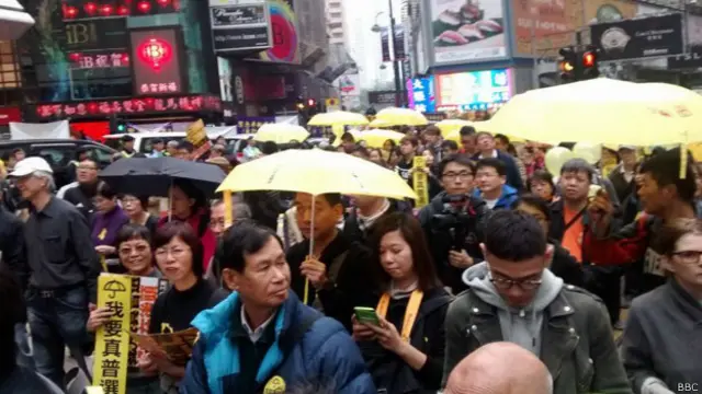 香港争普选游行