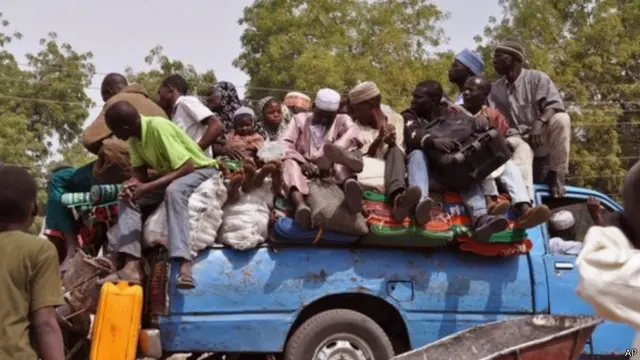 نزح الآلاف من المواطنين نتيجة الصراعات