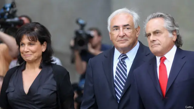 डोमिनिक, स्ट्रॉस