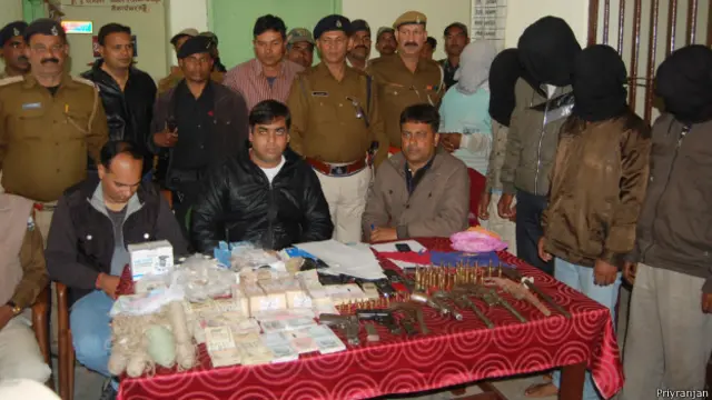 बिहार का डकैत परिवार पुलिस हिरासत में