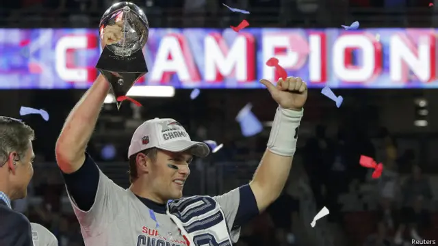 El mariscal de campo Tom Brady volvió a ser el jugador más valioso para los Patriots de Nueva Inglaterra, que ha ganado cuatro títulos desde 2001.
