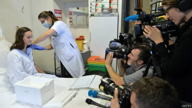 La vacuna producida por GSK y NIH se probó con anterioridad en unas 250 personas, en Suiza (en la imagen), Reino Unido, Estados Unidos y Mali.