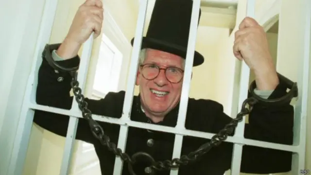 Кадр из программы Би-би-си о викторианской эпохе - создание полиции