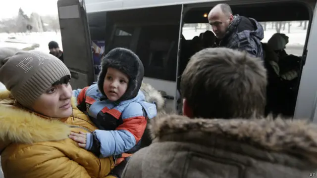 Мешканці Дебальцевого намагаються залишити місто