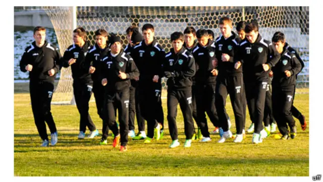 Шуҳрат Мақсудов Бош мураббийлигидаги терма жамоа мазкур турнирда яна мезбон Таиланд ва гондураслик рақибларига қарши тўп суради