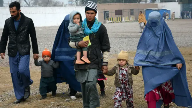 اقوام متحدہ کا ادارہ برائے مہاجرین افغانستان واپس جانے والے مہاجرین کو مدد فراہم کرتا ہے۔