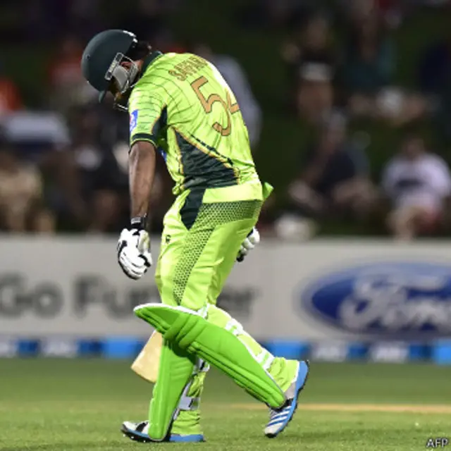 گذشتہ سال مسلسل تین ون ڈے سیریز ہارنے کے بعد اب سال کا آغاز بھی شکست سے ہوا ہے لیکن یہ دو ناکامیاں اسی دیس میں ہوئی ہیں جہاں پاکستانی ٹیم نے ورلڈ کپ کے تین میچ کھیلنے ہیں