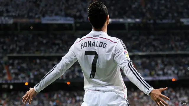 رونالڈو کی والدہ حکام کو اطمینان بخش جواب نہ دے سکیں کہ وہ اتنی زیادہ رقم کیوں لے کر سفر کر رہی تھیں