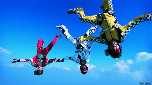 El ser humano está en constante búsqueda de nuevos retos lo que ha llevado a la aparición de una gran variedad de deportes extremos.