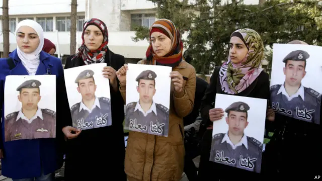 Mendukung Moaz al-Kasasbeh