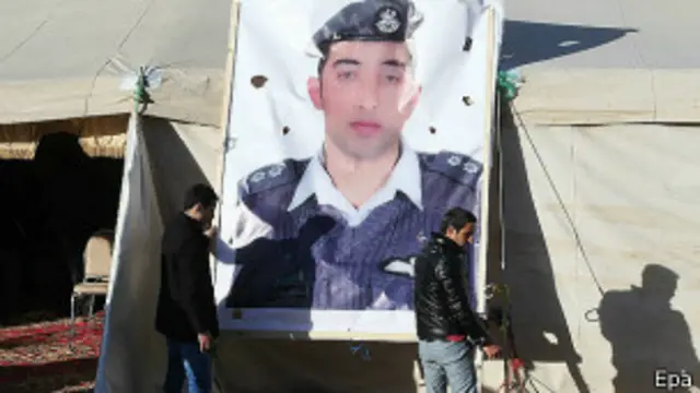 मोएज़ अल कसासबेह, जॉर्डन के पायलट