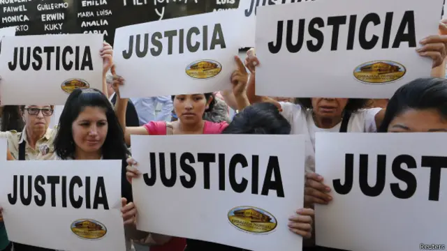 Протестующие