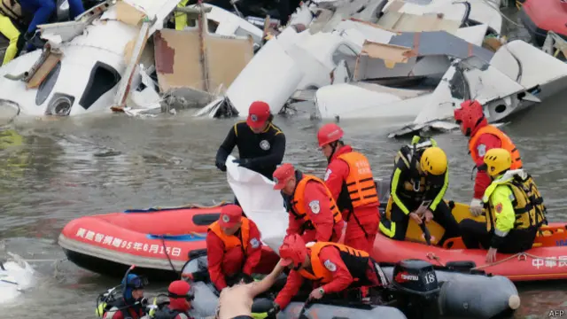 台湾搜救复兴航空空难现场