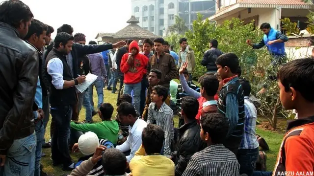 दिल्ली विधानसभा चुनाव में बच्चों का इस्तेमाल