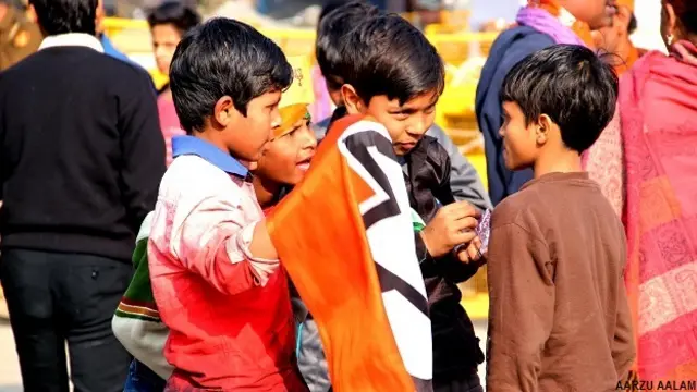 दिल्ली विधानसभा चुनाव में बच्चों का इस्तेमाल