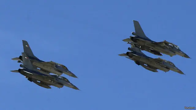 حلقت المقاتلات الأردنية فوق قرية الكساسبة بعد الغارة على "الدولة الإسلامية