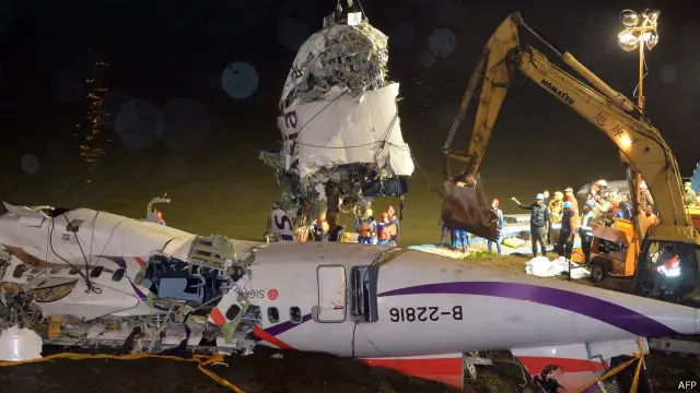 Quinze survivants ont été retirés de l'épave, dont un garçon de deux ans