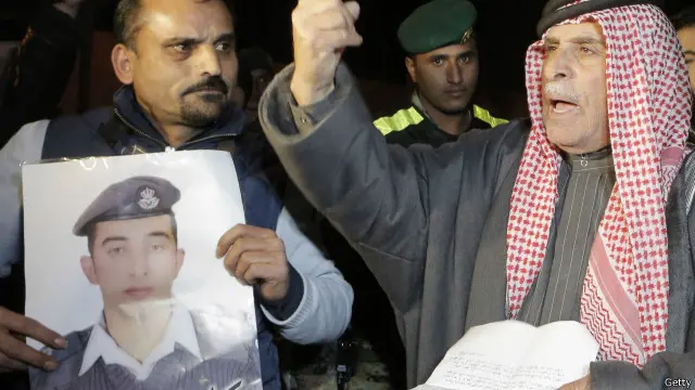 فوکس نیوز نے پائلٹ کو جلائے جانے کی مکمل ویڈیو اپنی ویب سائٹ پر شائع کی