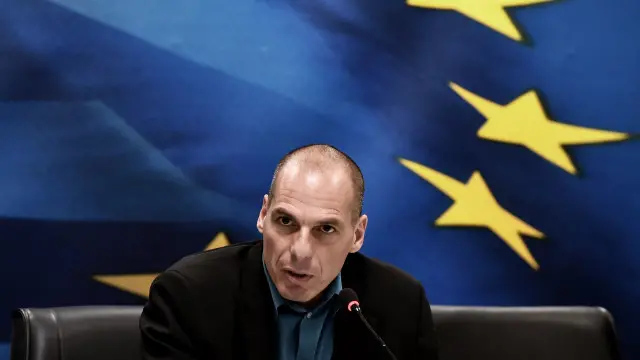 يلتقى فاروفاكيس نظيره الالماني فولفغانغ شويبل في برلين الخميس