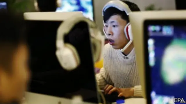 चीन में इंटरनेट पर कड़ी निगरानी रहती है 