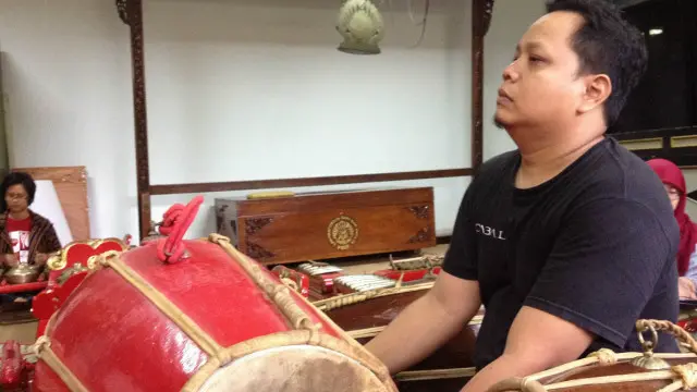 Pelatih Donny Satrio Wibowo prihatin dengan kurangnya kesadaran untuk melestarikan budaya gamelan di dalam negeri