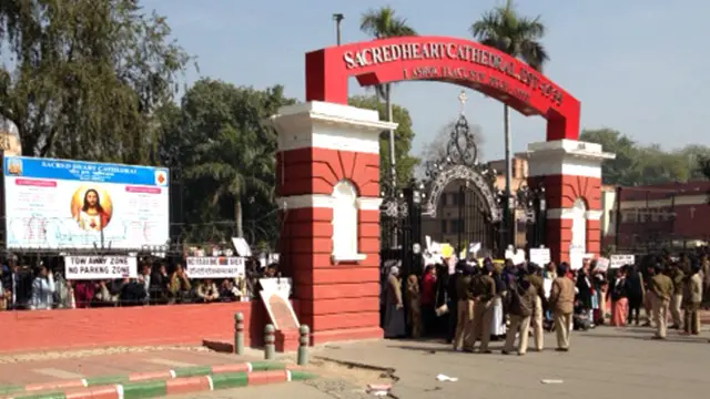 دو ہفتےقبل نئی دہلی کی عیسائی برادری نے اپنی عبادت گاہوں اور اداروں پر حملے اور حملہ آوروں کو گرفتار نہ کیے جانے کے خلاف احتجاج کیا تھا