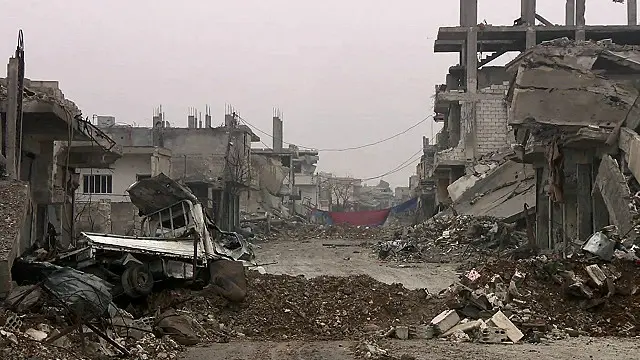 المعارك في المرة السابقة دمرت أجزاء كبيرة من المدينة.